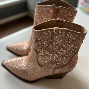 Size 8 sparkling cowgirl boots champagne